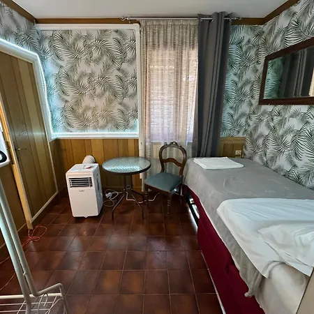 Pensión Ritz Lionsclass *