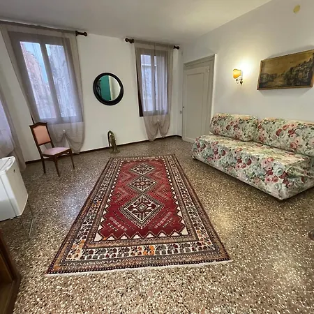 Ritz Lionsclass Konukevi *