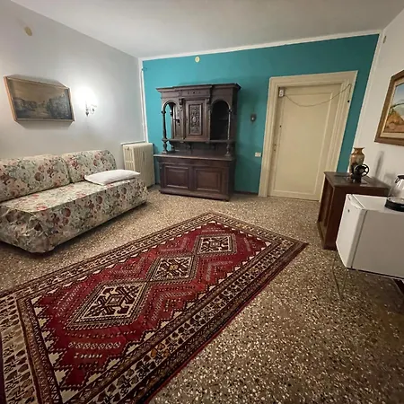 Ritz Lionsclass Konukevi Venedik