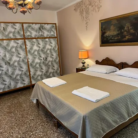 Ritz Lionsclass Konukevi Venedik