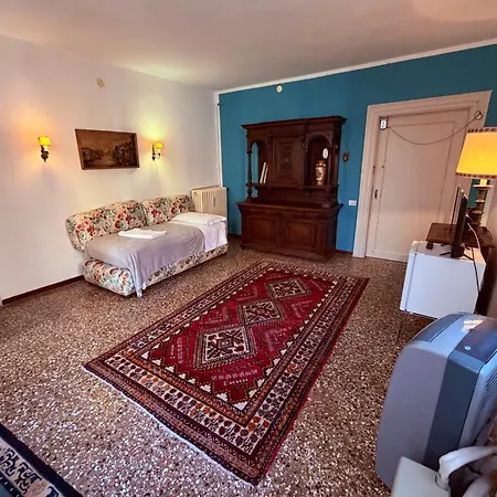 Ritz Lionsclass * 威尼斯