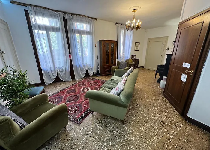 Ritz Lionsclass Affittacamere Venezia